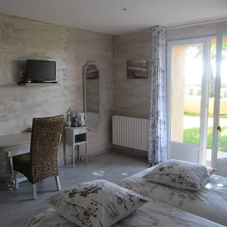 La Cle Des Champs Bed & Breakfast